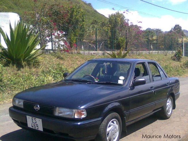 Nissan ex saloon