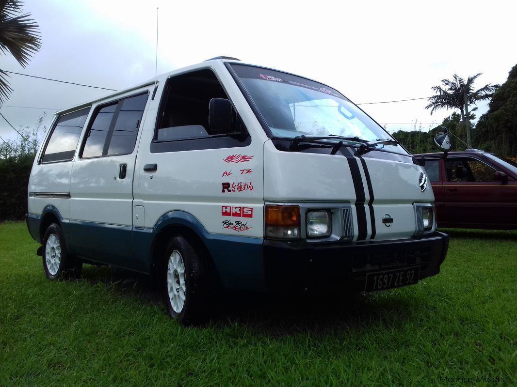 Поколения nissan vanette