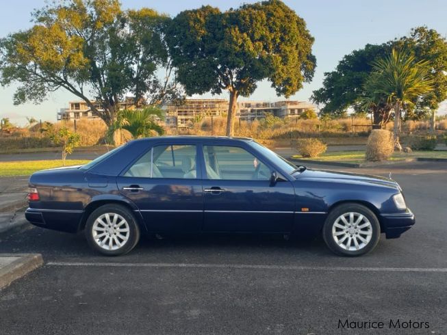 Used Mercedes-Benz E200 | 1994 E200 for sale | Moka Mercedes-Benz E200 ...