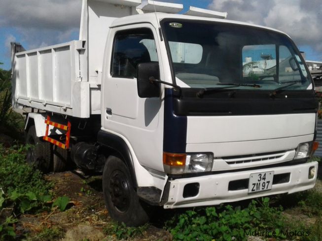 Самосвал nissan condor