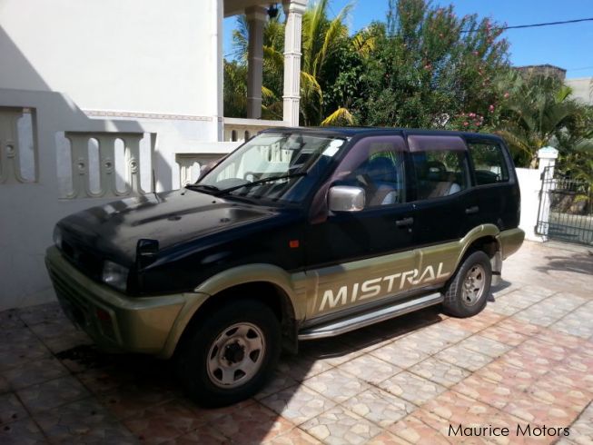 Nissan mistral 1997