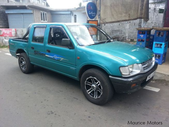 Isuzu пикап 1999