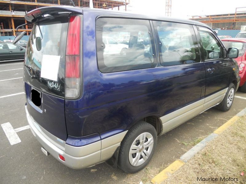 Toyota noah 1999