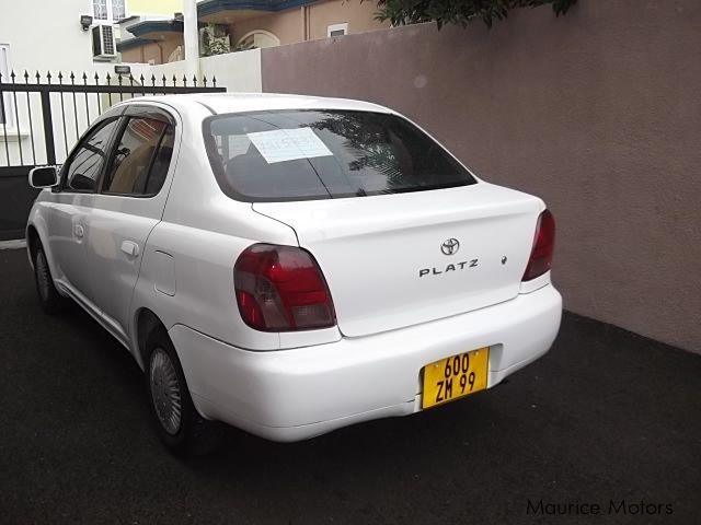 Toyota platz 1999