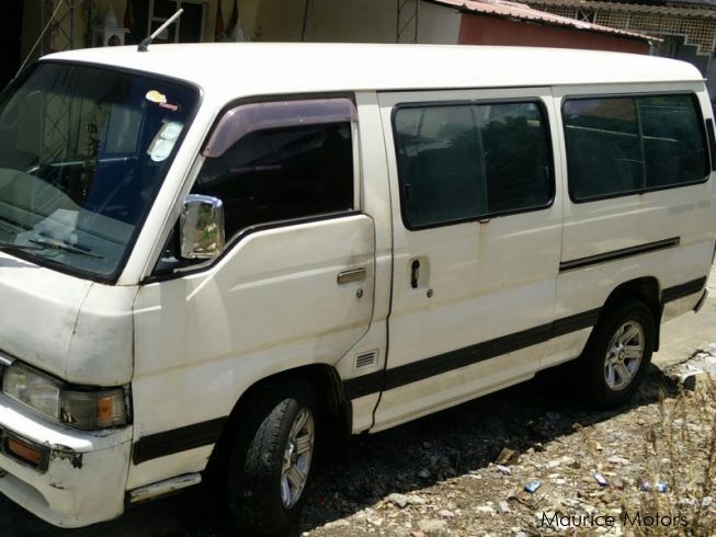 Used Nissan Urvan  2000 Urvan for sale  Quatre Bornes 