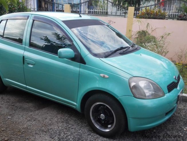 Toyota vitz 2000 года