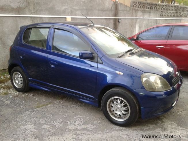 Toyota vitz 2000 года