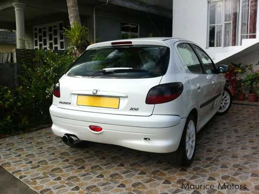 Used Peugeot 206  2002 206 for sale  pamplemousses/moka 