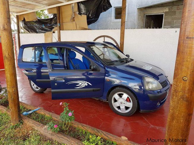 Used Renault Clio 2  2002 Clio 2 for sale  Baie du 