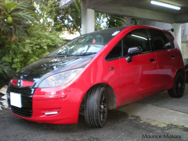 Mitsubishi colt 2003 года