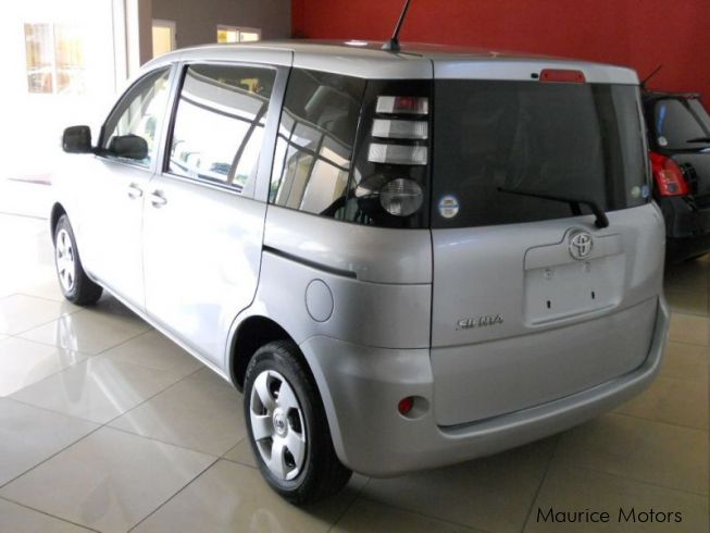 Toyota sienta 2007