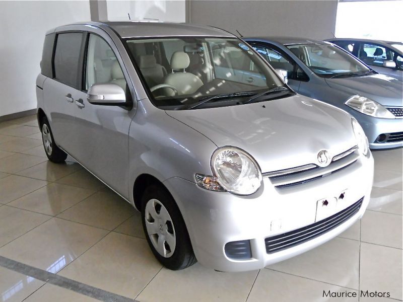 Toyota sienta 2007