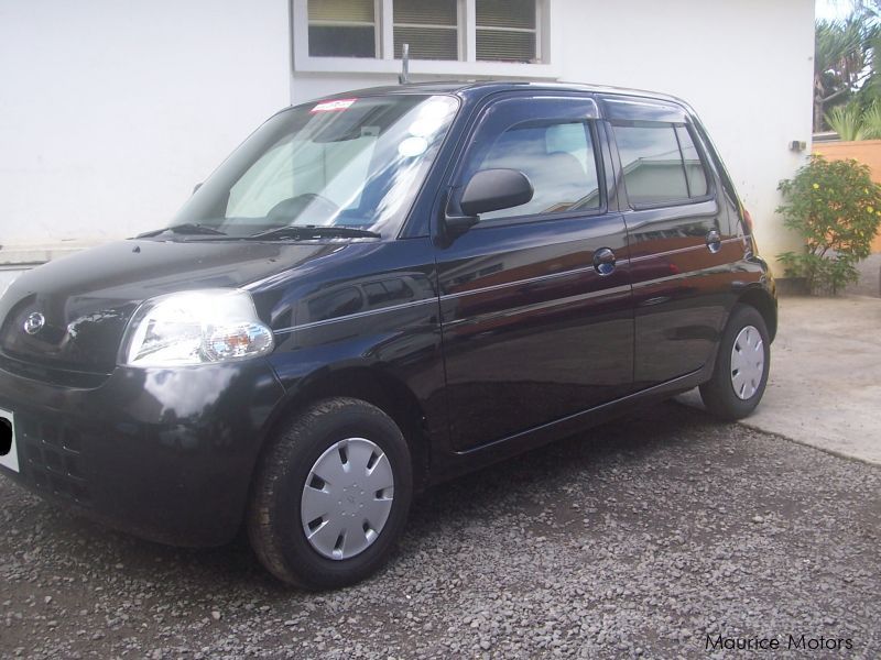 Daihatsu esse 2010