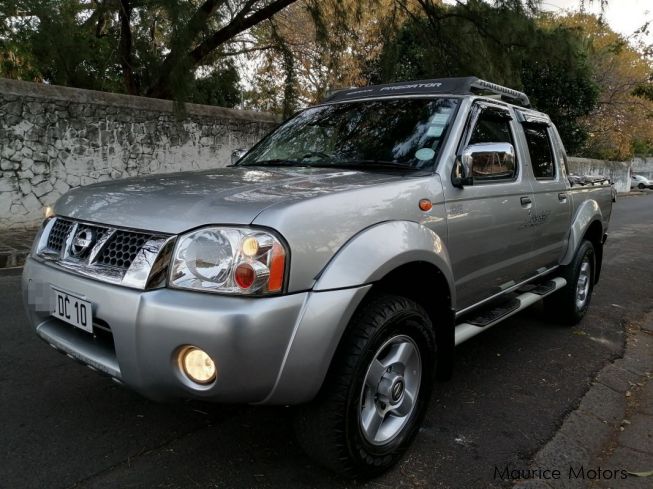 Nissan np300 2010