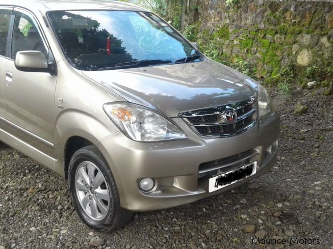 Used Toyota Avanza  2010 Avanza for sale  Belvédère 