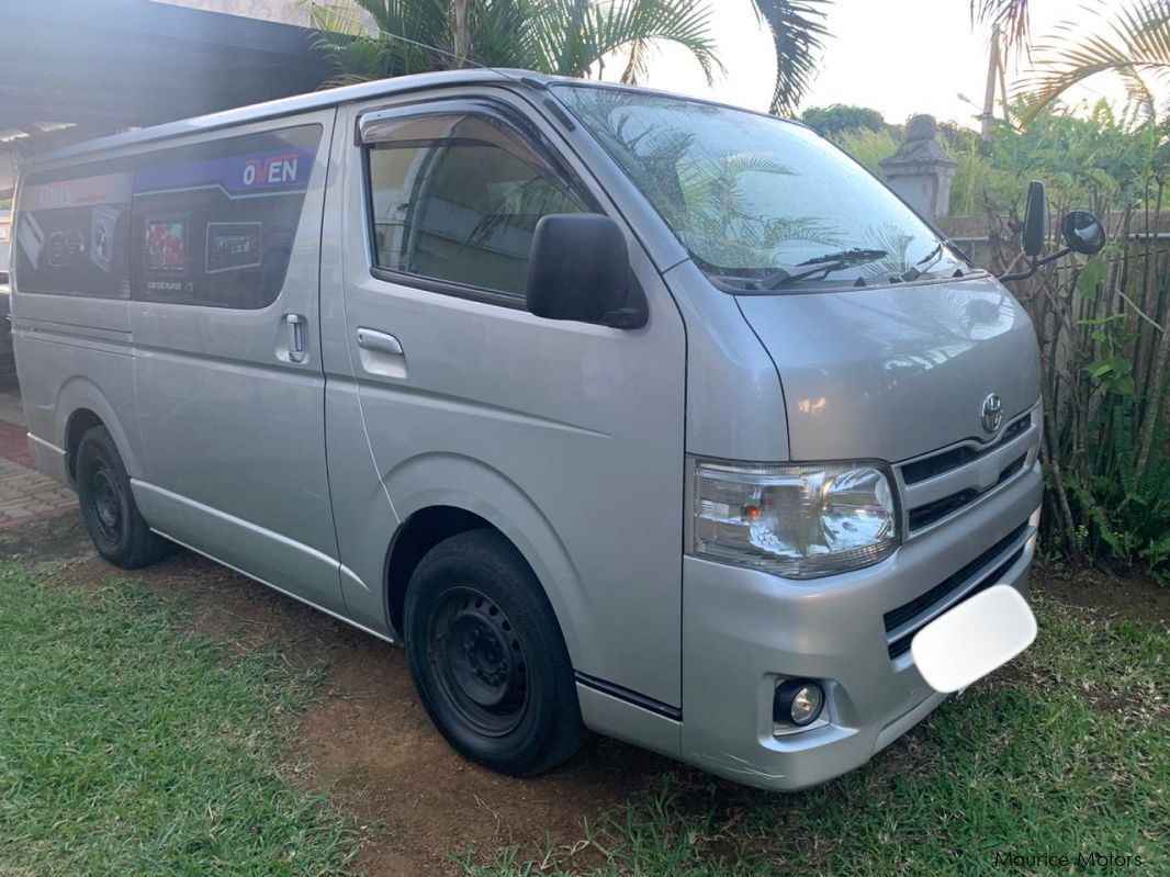 Used Toyota Hiace | 2011 Hiace for sale | Quatre Bornes Toyota Hiace ...