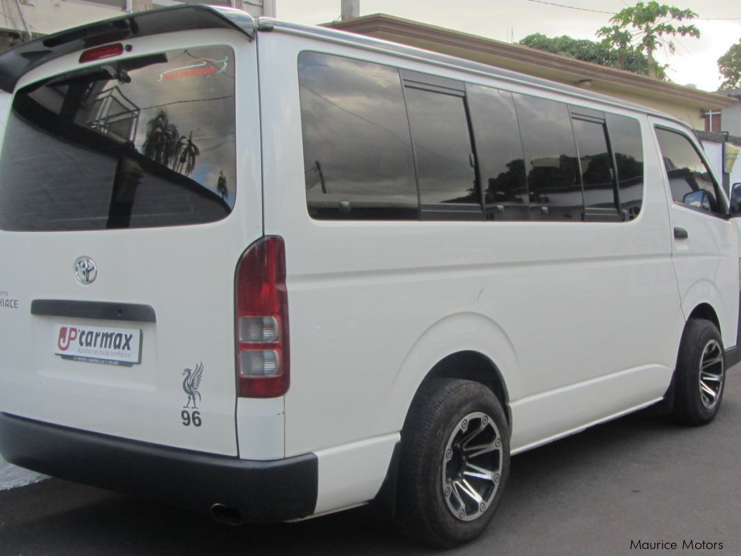 Toyota hiace 2012