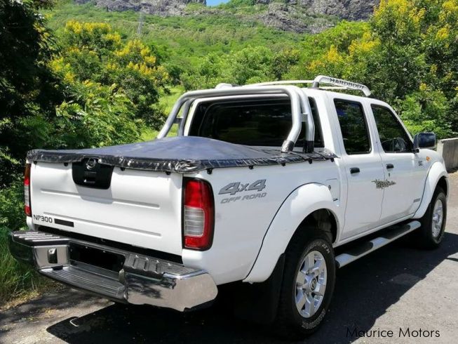 Used Nissan hardbody | 2014 hardbody for sale | Port Louis Nissan ...