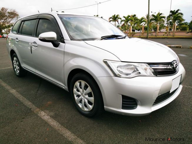 Toyota fielder фото