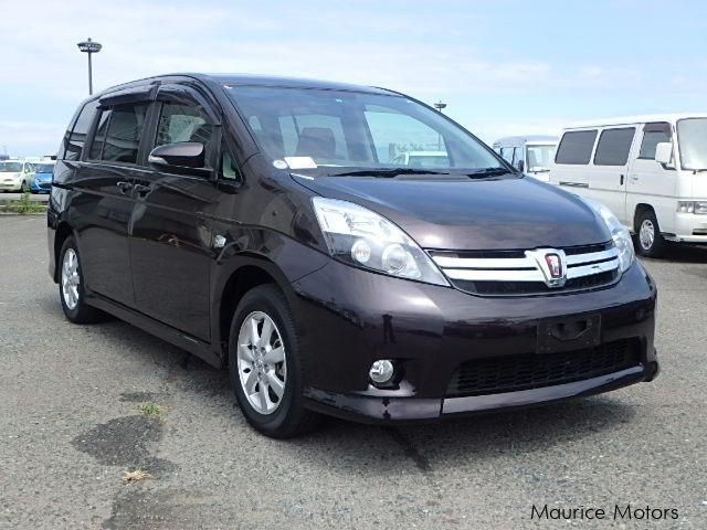 Used Toyota Isis Platana  2014 Isis Platana for sale 