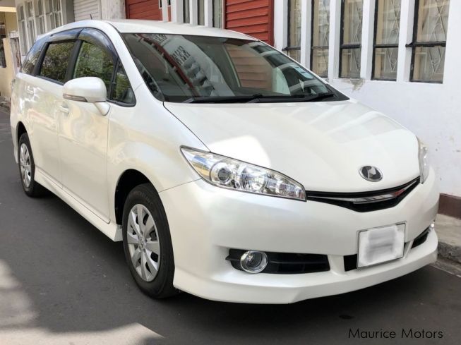 Toyota wish 2014