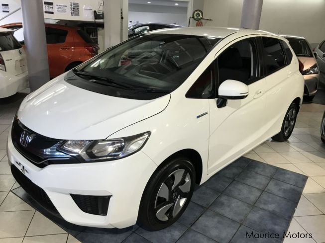 Used Honda FIT HYBRID WHITE | 2016 FIT HYBRID WHITE for sale | Rose ...