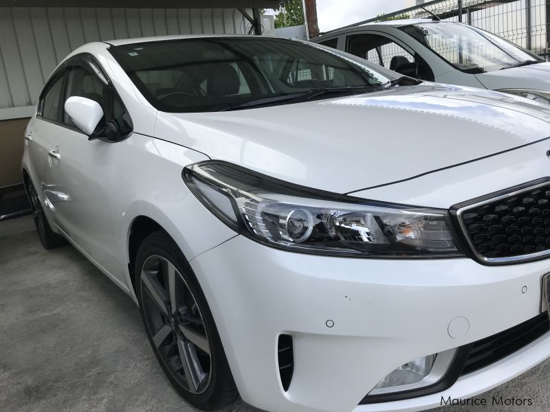 Used Kia CERATO - SUNROOF - WHITE | 2017 CERATO - SUNROOF - WHITE for ...