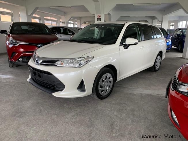 Toyota corolla fielder 2018