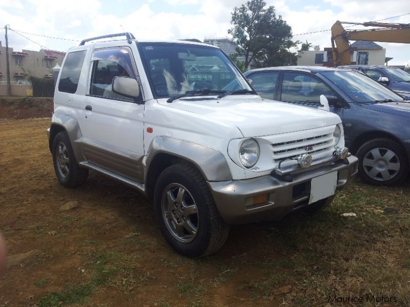 Mitsubishi pajero junior 1997