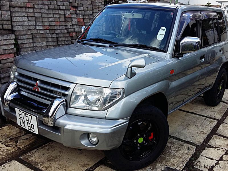 Pajero io. Митсубиси Паджеро ио. Mitsubishi Pajero io Tuning. Mitsubishi Pajero io 2004 Tuning. 1999 Pajero Tuning.