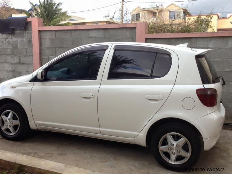 Toyota vitz manual