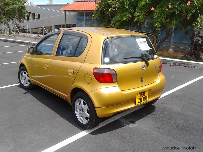 Toyota vitz 2000 года