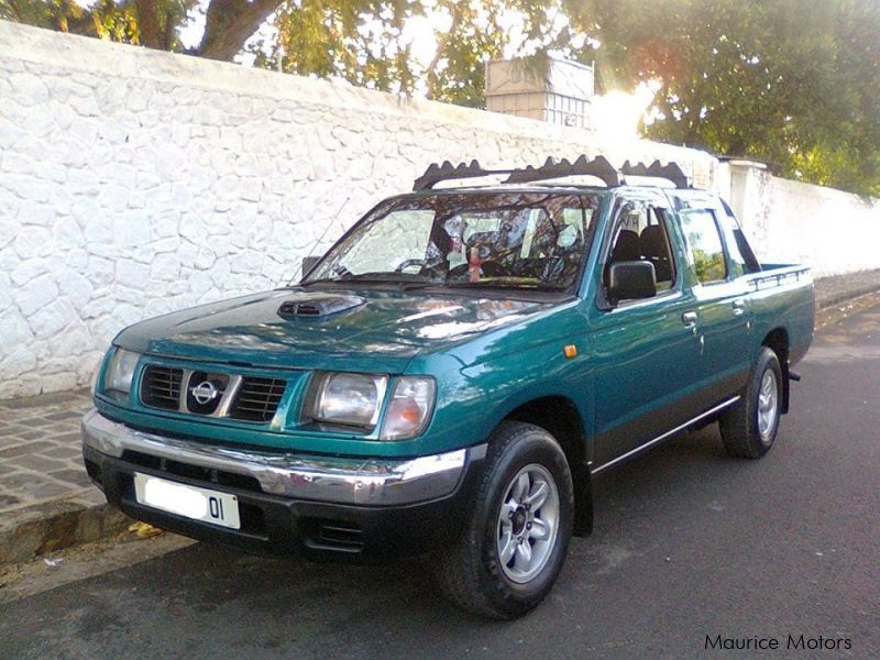 2001 nissan hardbody