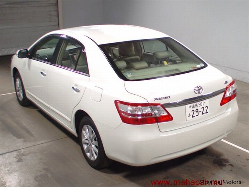 2011 toyota premio