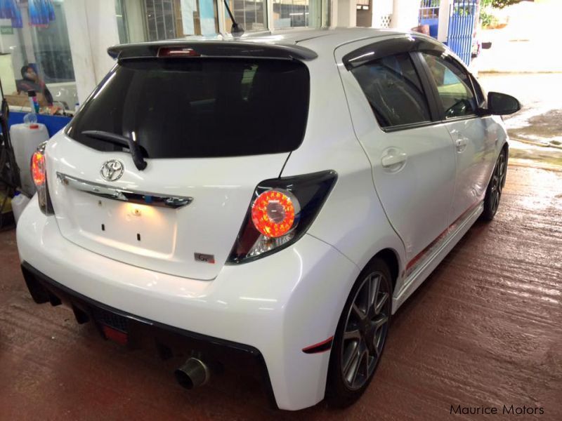 Vitz RS 2015