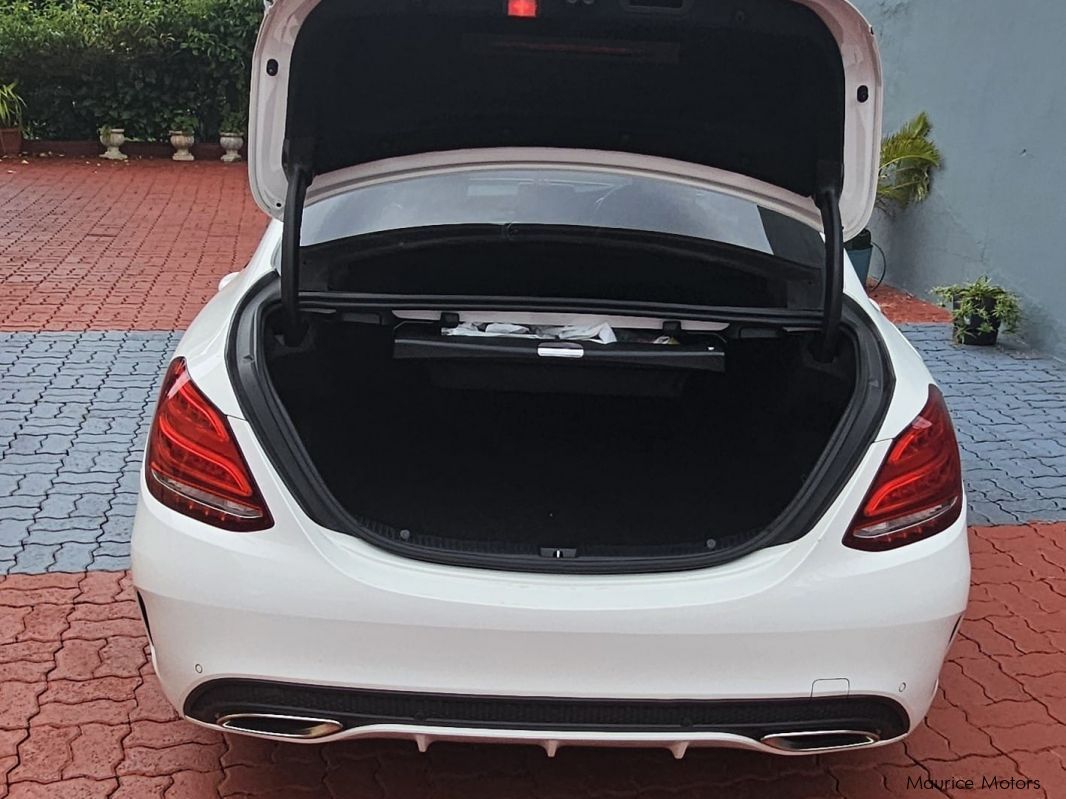 Mercedes-Benz C180 in Mauritius