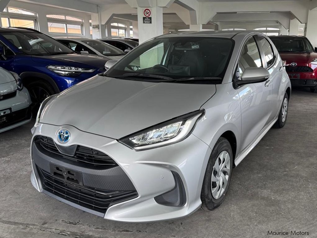 Toyota Yaris G Hybrid in Mauritius