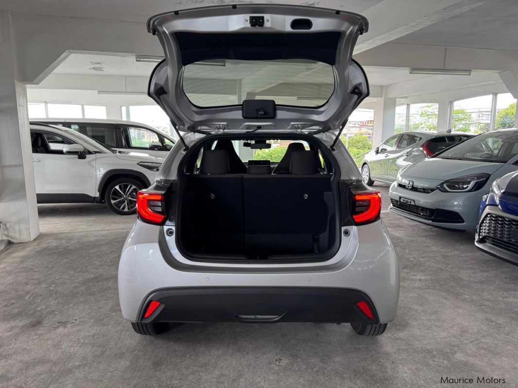 Toyota Yaris G Hybrid in Mauritius