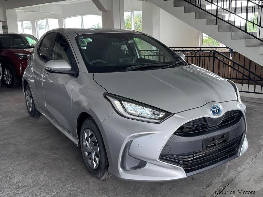 Toyota Yaris G Hybrid in Mauritius