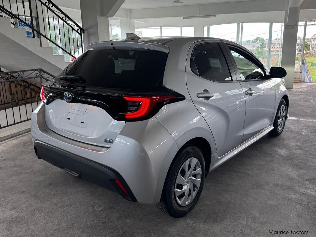 Toyota Yaris G Hybrid in Mauritius