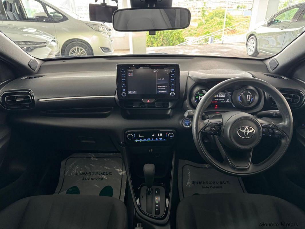 Toyota Yaris G Hybrid in Mauritius