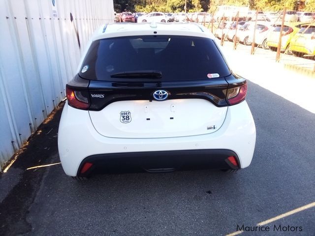 Toyota Yaris HYBRID X in Mauritius