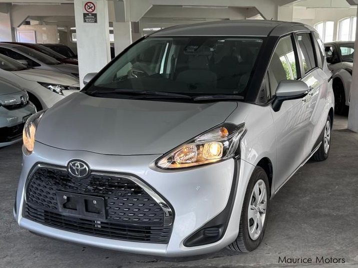 Toyota Sienta X in Mauritius