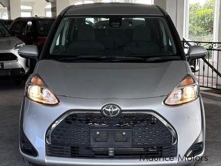 Toyota Sienta X in Mauritius