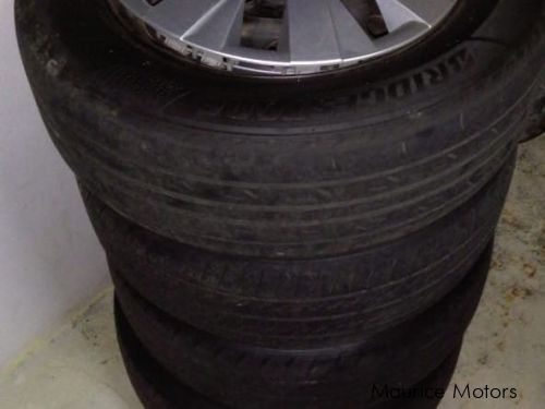 Used Jantes en acier avec pneus 5trous 15" for sale in Vacoas