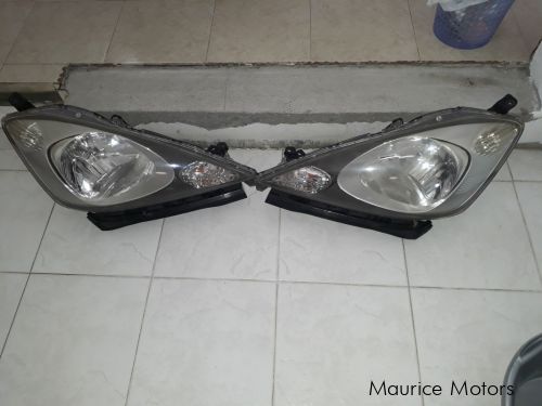 Used Headlights Honda Fit for sale in Highlands