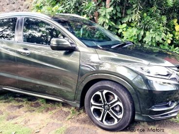 Pre-owned Honda Vezel for sale in 