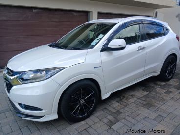 Pre-owned Honda Vezel for sale in 