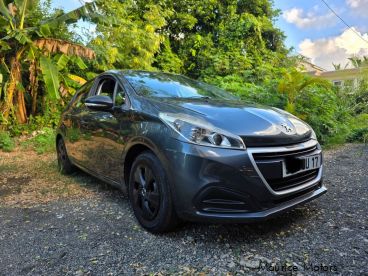 Pre-owned Peugeot 208 for sale in 