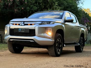 Pre-owned Mitsubishi Triton 4x4 for sale in 